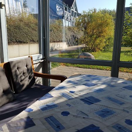 Ferienwohnung 4 Im Haus Am See Mit Wintergarten Und Terrasse Seedorf  Szoba fotó