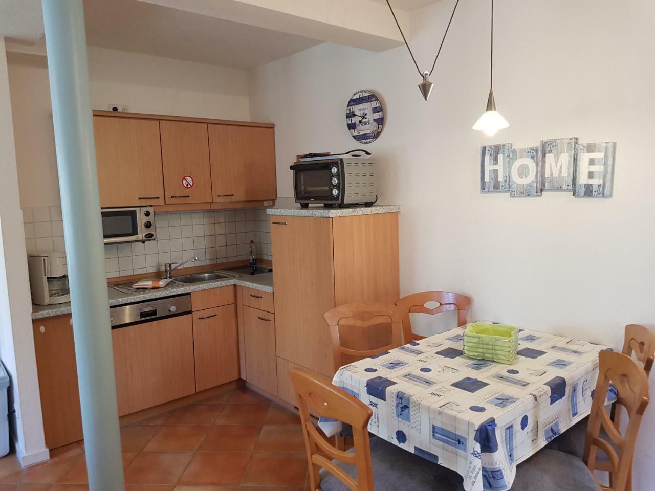 Ferienwohnung 4 Im Haus Am See Mit Wintergarten Und Terrasse Seedorf  Szoba fotó